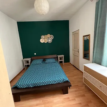 Cosy, Centrally Located In *